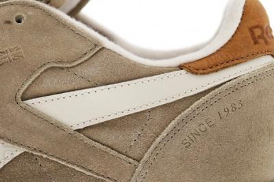 Reebok Classic Leather Suede Sand Midfoot Detail 1