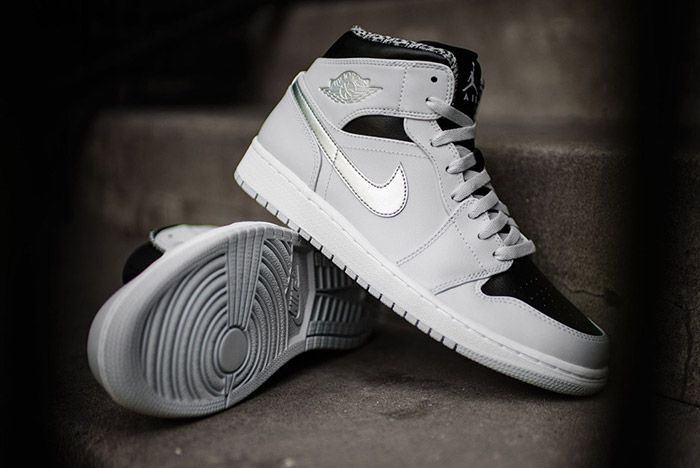 Air Jordan 1 Mid Pure Platinum Releases