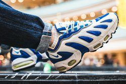 Nike Air Max Reverse Evolution: 2015 To 1985 - Features