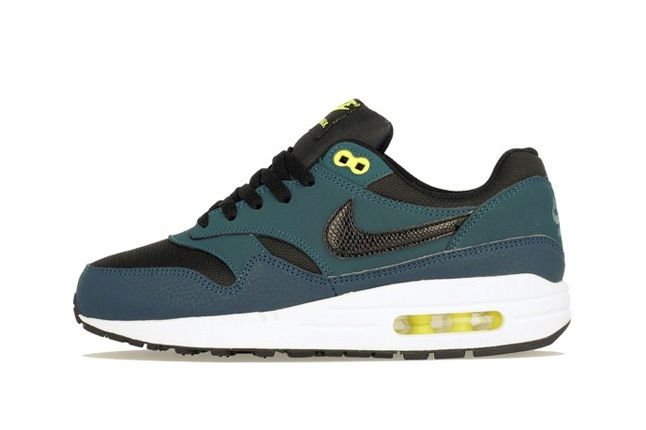 Nike Am1 Wmns Fall Overkill Delivery 10
