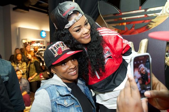 Teyana Taylor Glc Launch With Fan 1