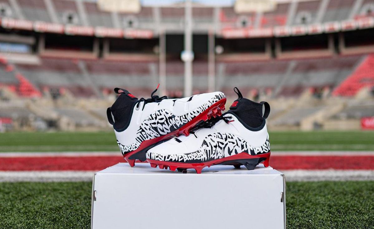 Ohio State Gets Blessed with a Nike LeBron 4 Graffiti PE Cleat Industry News