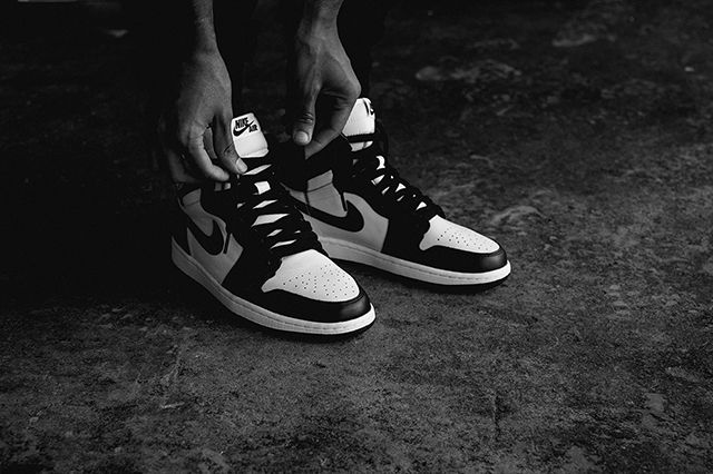 Air Jordan 1 Black White 2