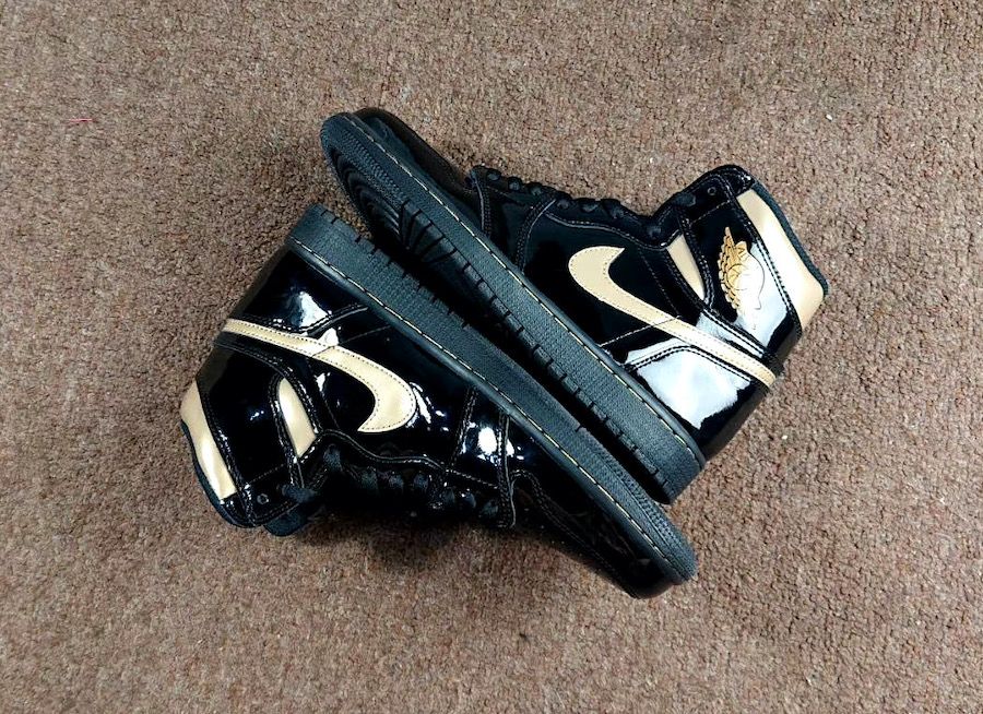 air jordan 1 black gold