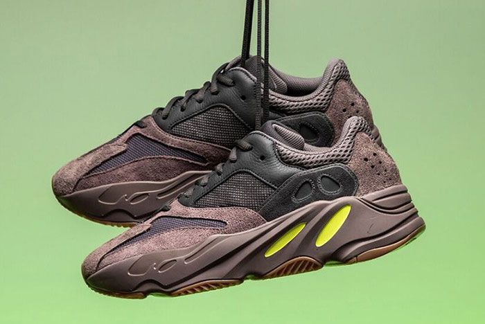 famine tire moustache Up Close with the Yeezy BOOST 700 'Mauve' - Sneaker Freaker