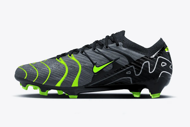 nike plus 11 football boots