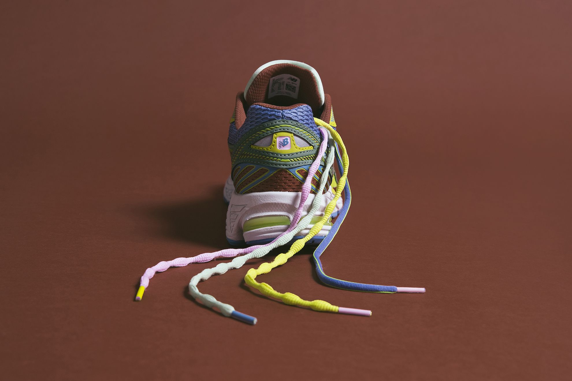 ROSE33になります Wider Release of the UP THERE x New Balance 860v2 'Blossom
