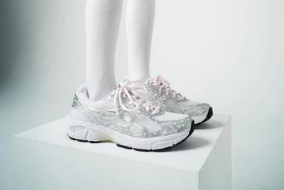 Papergirl Paris BEAMS ASICS GT-2160 Collaboration Sneakers Apparel