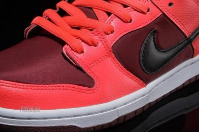 Nike Sb Dunk Low Laser Crimson 3