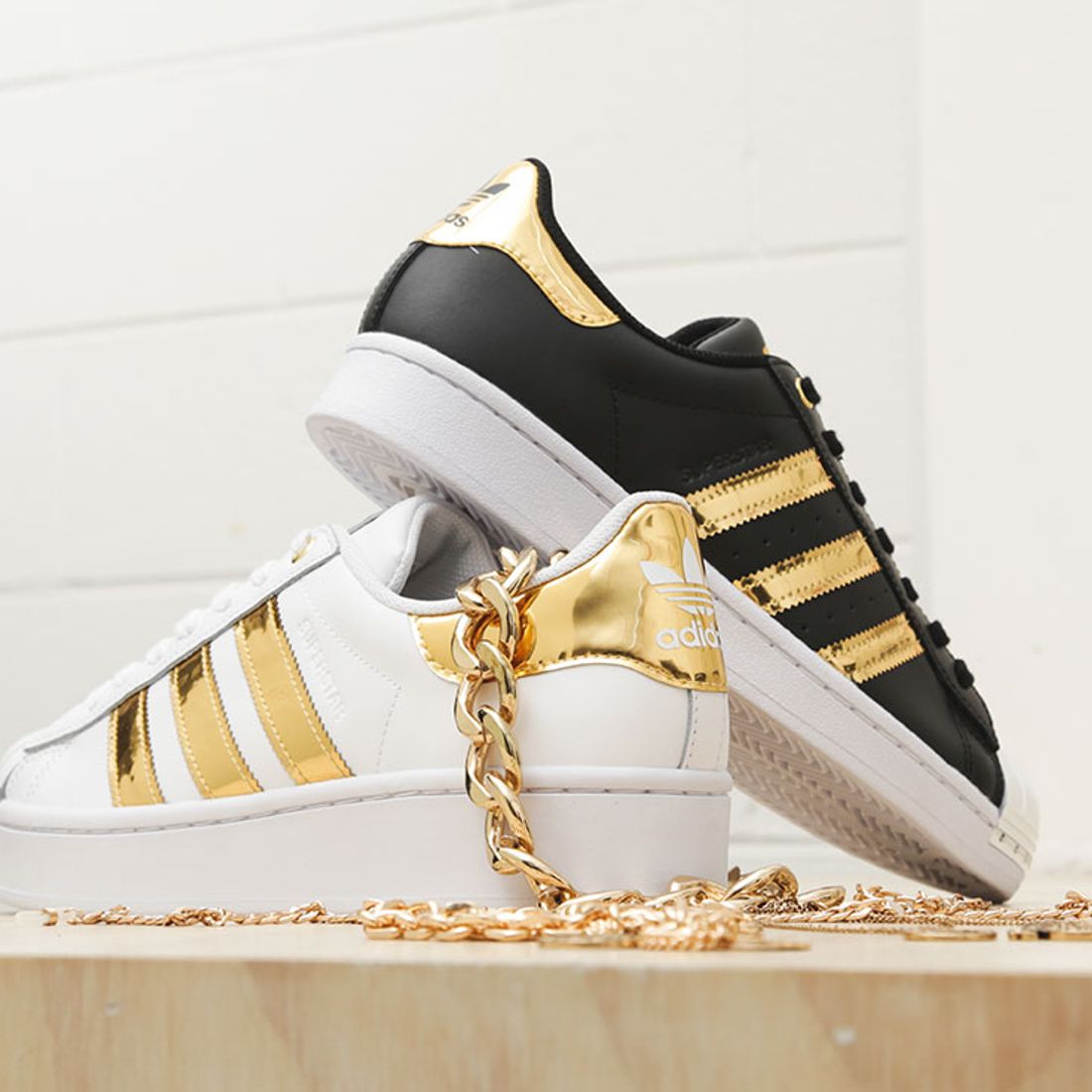 anker Afscheiden rustig aan The adidas Superstar Goes for Gold in its 50th Year - Sneaker Freaker