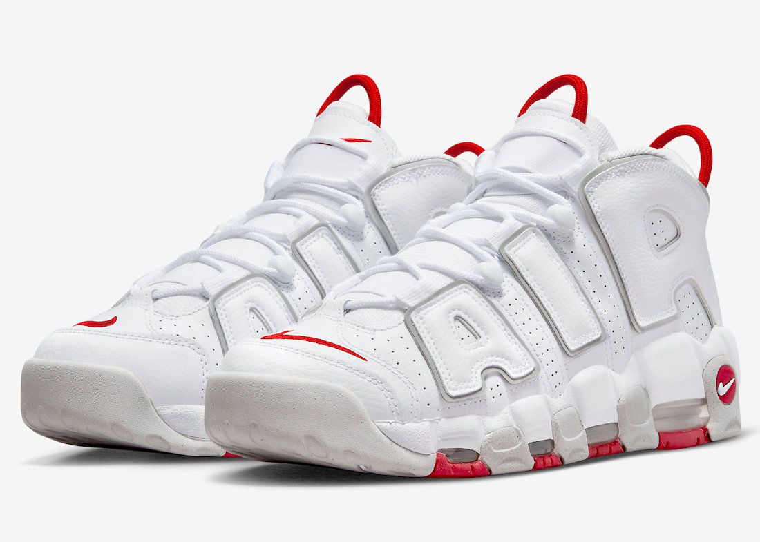 Personas mayores Existe Parcialmente The Nike Air More Uptempo Appears in a Chicago Bulls Colourway - Sneaker  Freaker