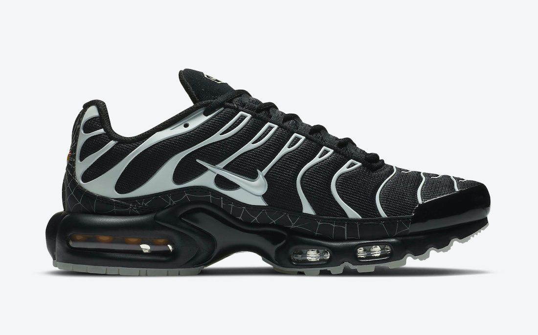 Nike Reveal Spooky Air Max Plus ‘Spider Web’