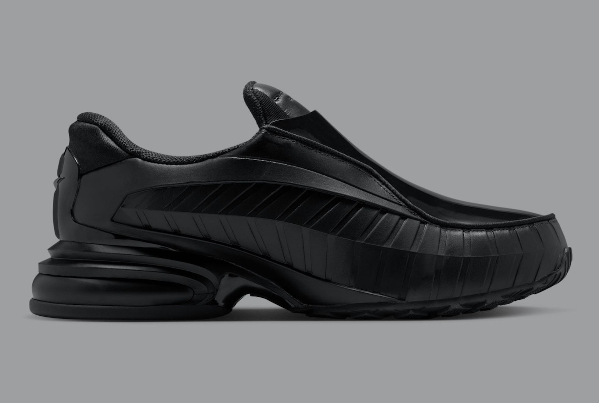 Comme des Garçons is reviving the Air Max Dolce in three colorways 