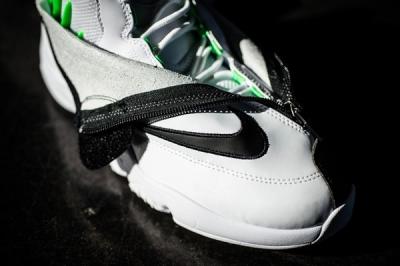 Nike Air Zoom Flight The Glove White Black Poison Green 4
