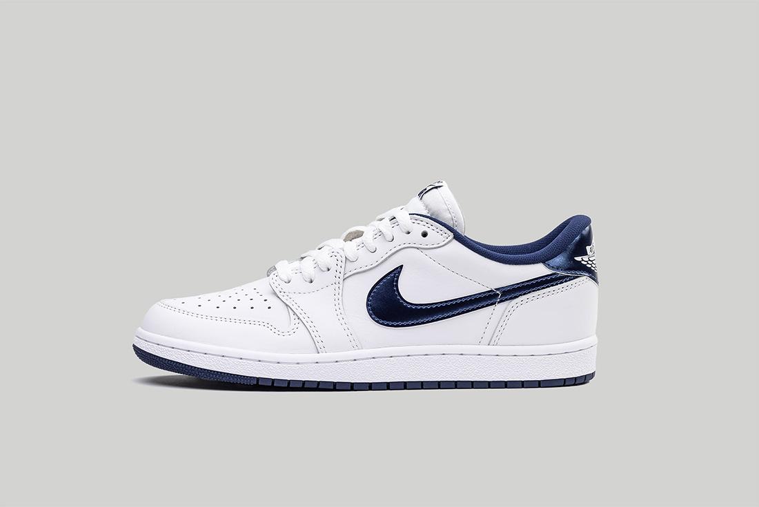 Air Jordan 1 Low OG 'Metallic Navy'