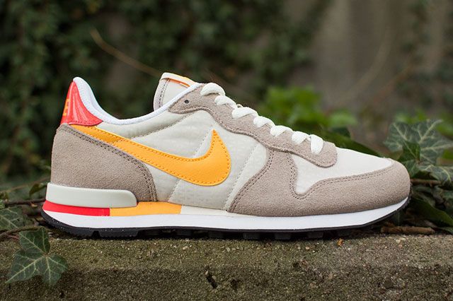 i morgen At opdage Ed Nike Wmns Internationalist (Beige/Orange/Red) - Sneaker Freaker