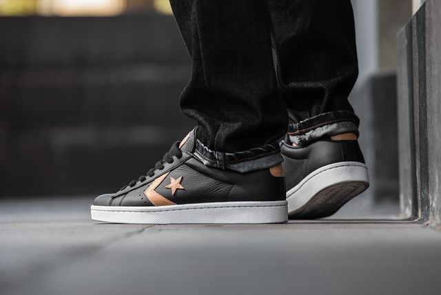 converse pro leather 76 mid black