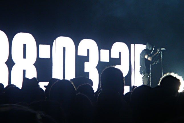Kanye Gshock Crowd 1