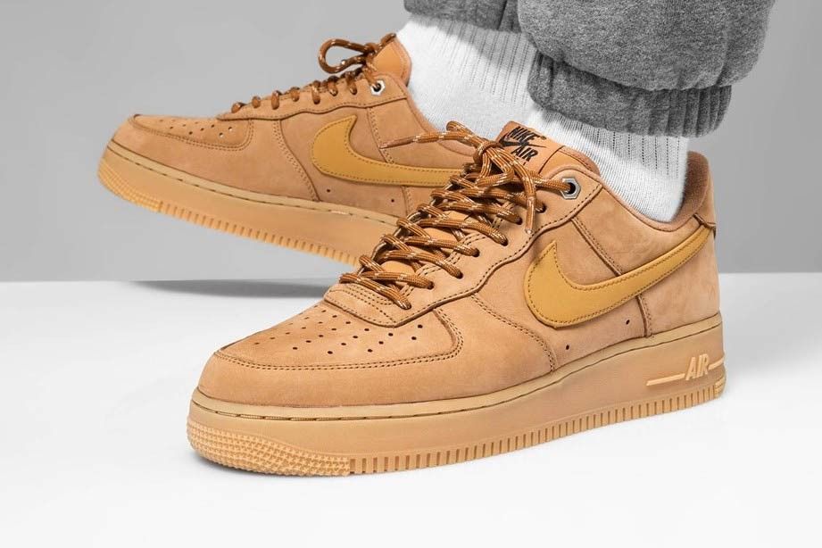 air force 1 flax low on feet