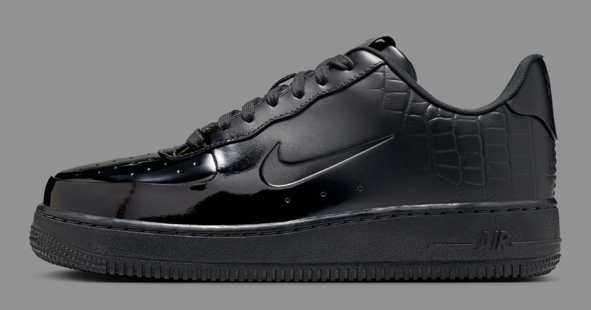 nike air force 1 black patent
