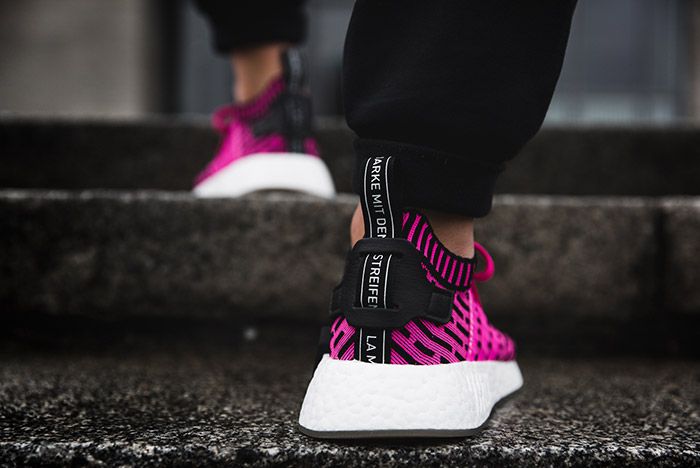 Adidas nmd r2 grey shock pink hotsell