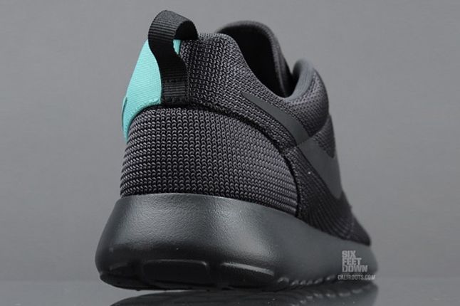 Nike Roshe Run 2Faced Black Heel Detail 1