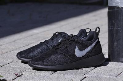 Nike Roshe Run Gs Cool Grey Black 2