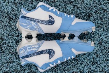 The Air Jordan 1 Low Cleat ‘UNC’ PE Is End Zone-Worthy