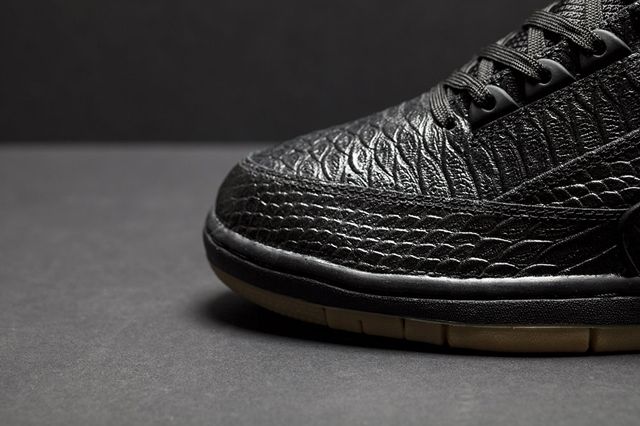 nike air python black gum
