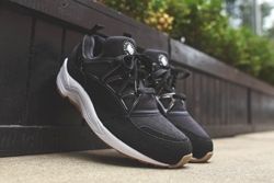 Nike Air Huarache Light Black Gum Thumb