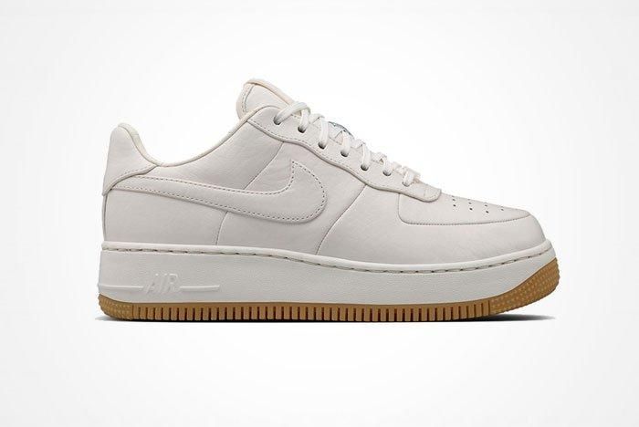 Nike Air Force 1 Up Step 5