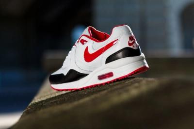 Nike Wmns Air Max Light White Chilling Red 1