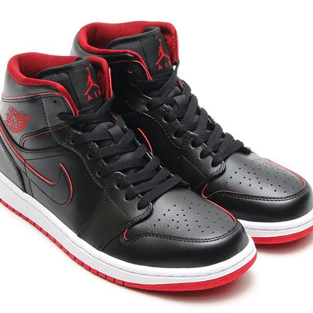 Кроссовки air jordan 1 mid. Nike Air Jordan 1 Mid. Nike Air Jordan 1 Black Red. Nike Air Jordan 1 Mid Black. Nike Air Jordan 1 Mid Black Red.