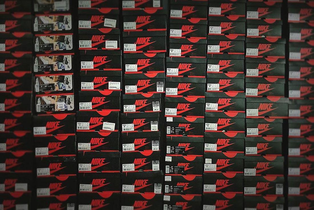 Nike Boxes Red And Black