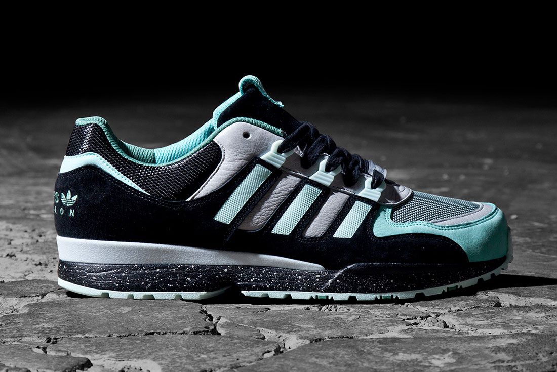 Integral Sneakerfreaker Side
