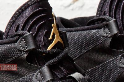 Air Jordan Xx8 Lite Black Metallic Gold 2 Det