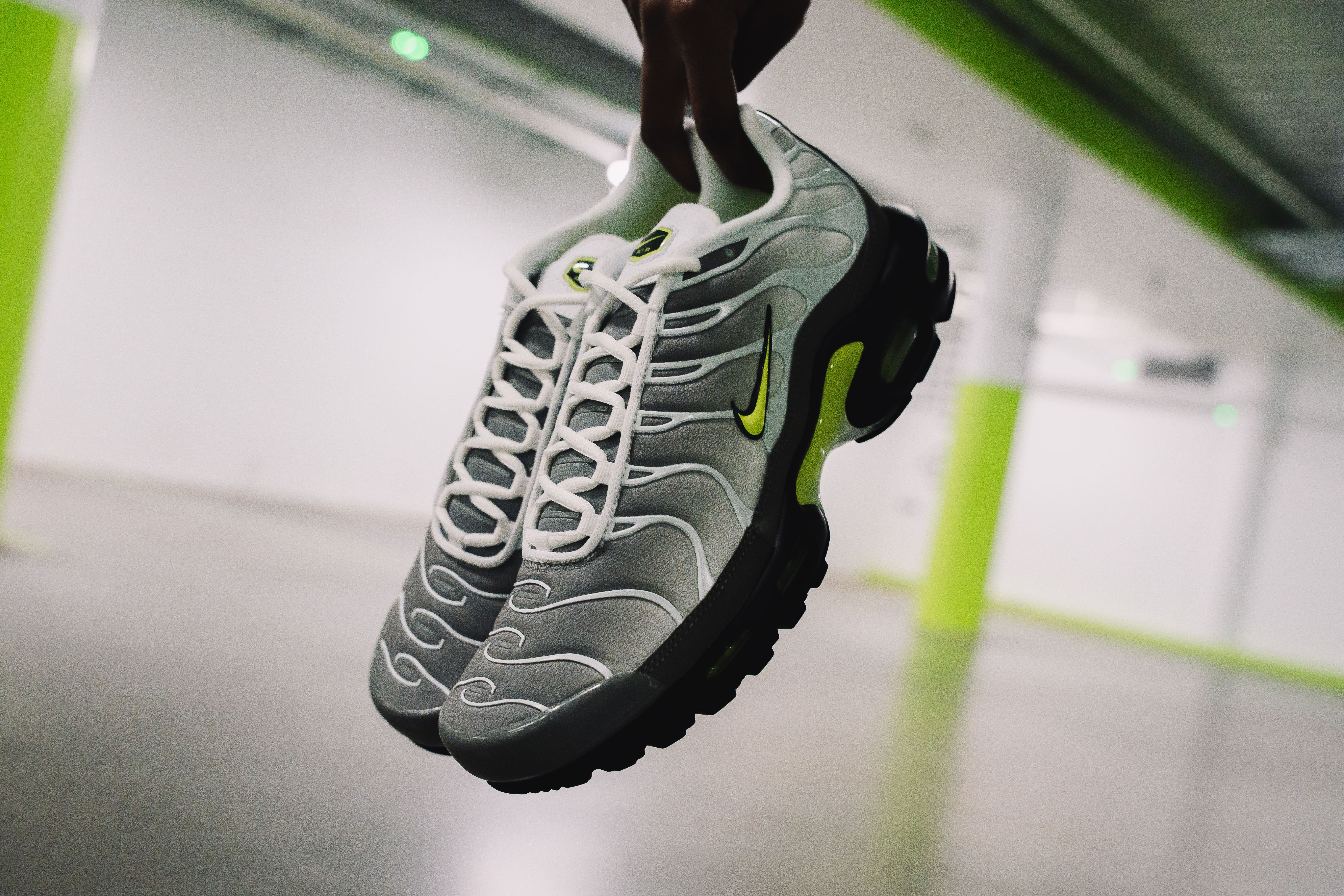 foot locker nike silver