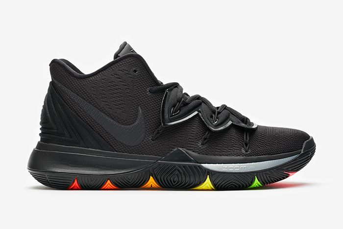 Kyrie 5 Triple Black
