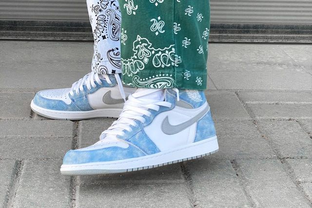 styling jordan 1 hyper royal