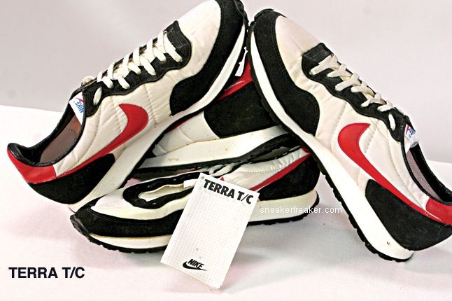 Vintage Collector Lindy Darrell Nike Runners 30