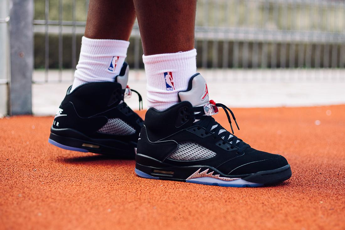 Air Jordan 5 2016 Retro (Black/Metallic) - Releases