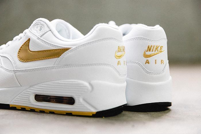 shuttle verlies Evaluatie Gold-Standard Nike Air Max 90 Hybrids Are Available Now - Sneaker Freaker