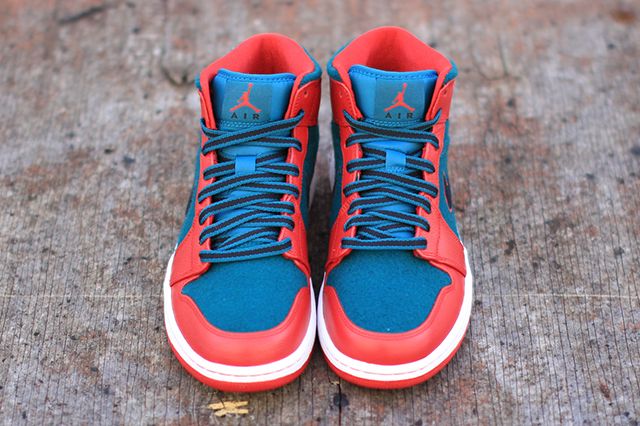 Air Jordan 1 Red Dark Sea