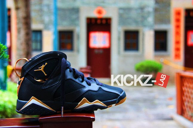 Air Jordan 7 Gold Medal New Pics 01 1