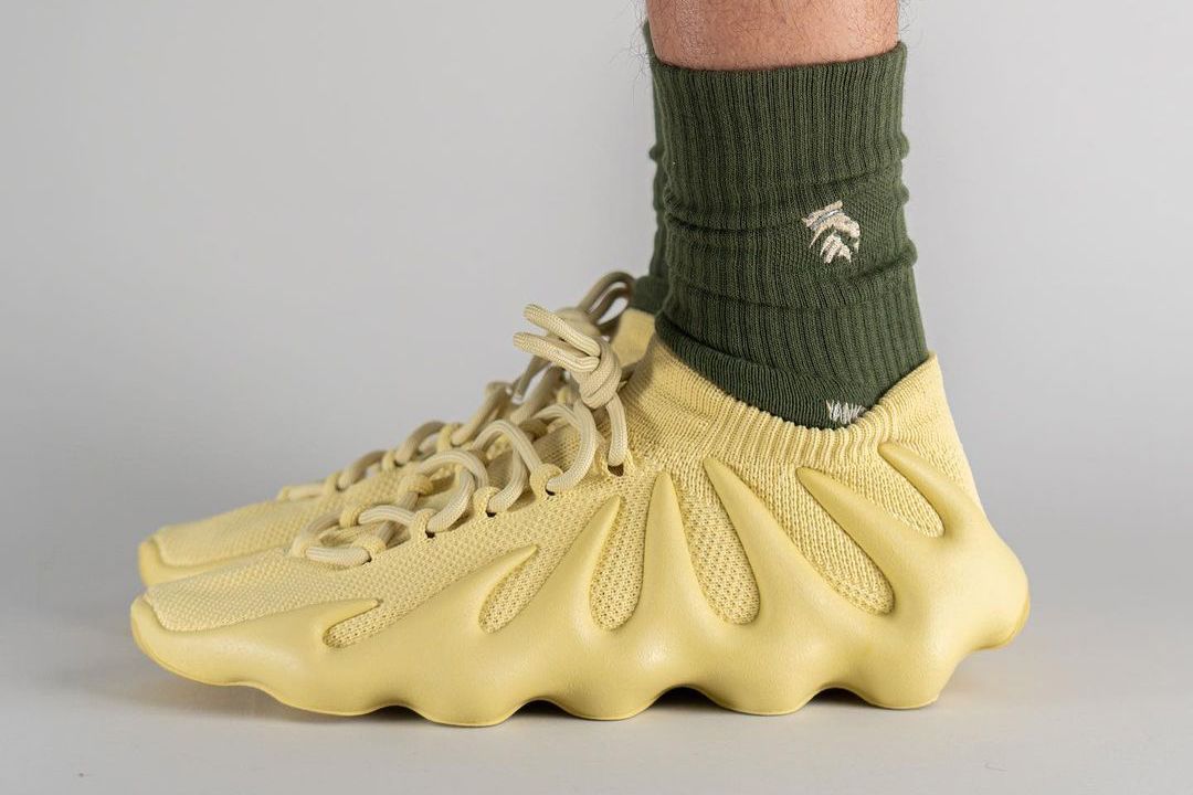 Komprimere lotteri Kurv On-Foot With the adidas Yeezy 450 'Yellow Sulfur' - Sneaker Freaker