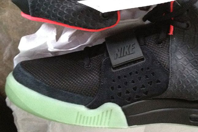 Nike Air Yeezy 2 Up Close Look 06 1