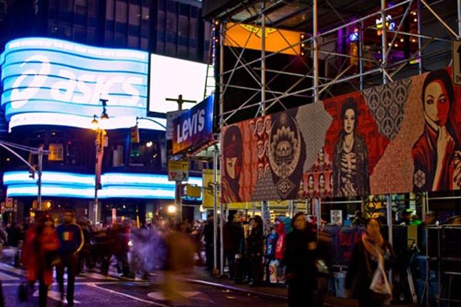 Obey Levis Live Installation Shepard Fairey Time Square 08 1