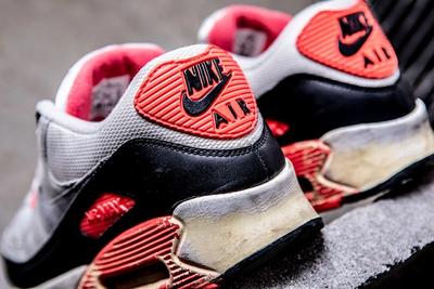 Nike Air Max 90 Infrared Retro Heel Detail