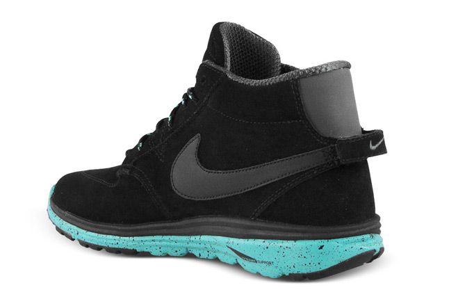 nike lunar braata mid