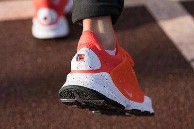 Nike Sock Dart Premium Wmns Max Orange 1
